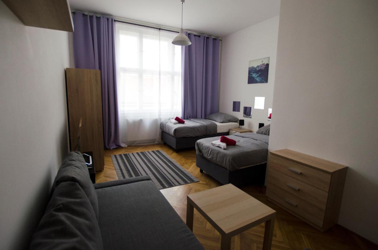 Globe Hostel Prague Adults Only Exterior photo