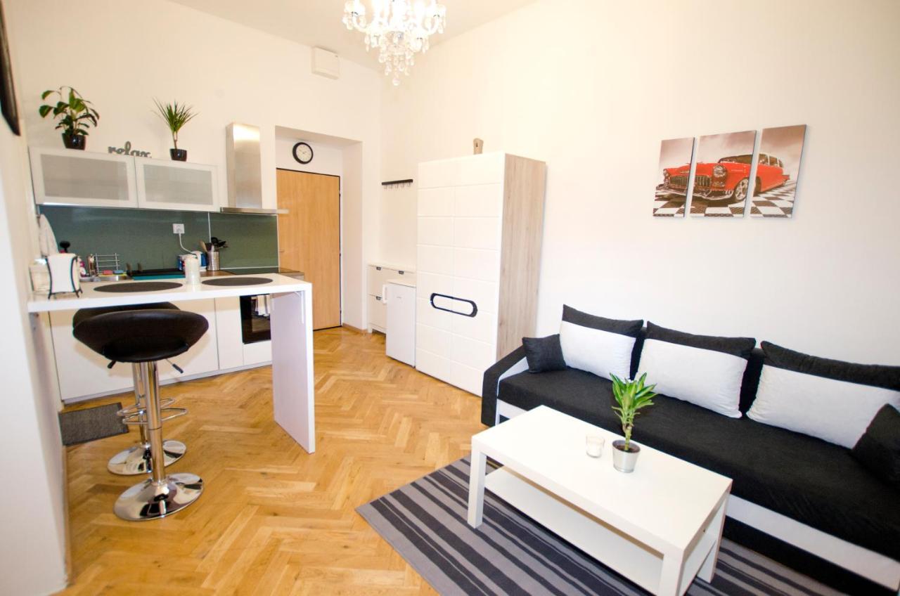 Globe Hostel Prague Adults Only Exterior photo